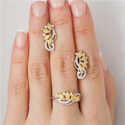 Серебряное кольцо с фианитами желтого цвета 004