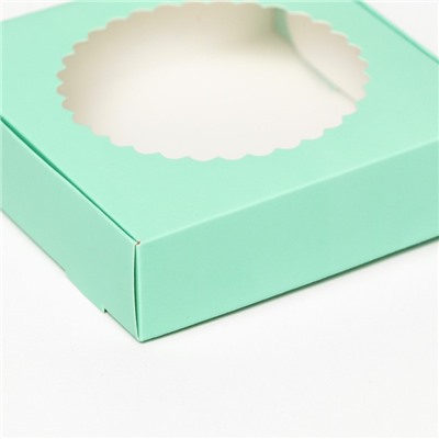 Подарочная коробка сборная с окном, 11,5 х 11,5 х 3 см, зеленый