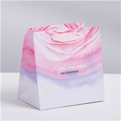 Пакет ламинированный квадратный «Цветочная нежность», 14 × 14 × 9 см