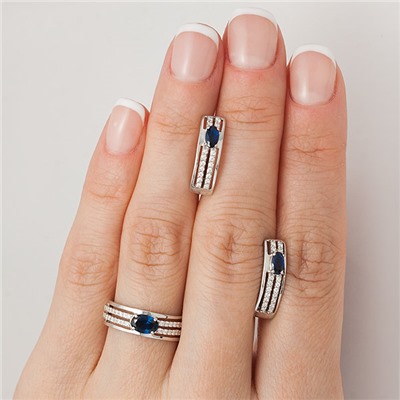 Серебряное кольцо с фианитом синего цвета 429