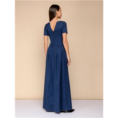 Платье темно-синее длины макси с вырезом на груди и короткими рукавами