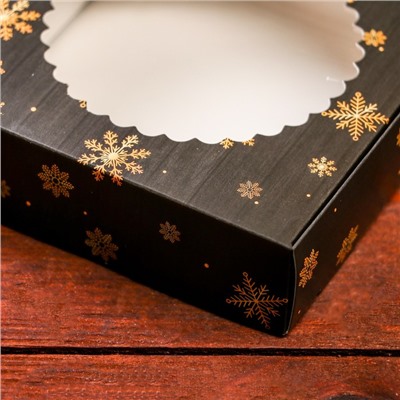 Подарочная коробка сборная с окном "Снегапад", 11,5 х 11,5 х 3 см