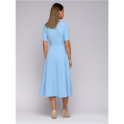 Платье голубое длины миди с короткими рукавами