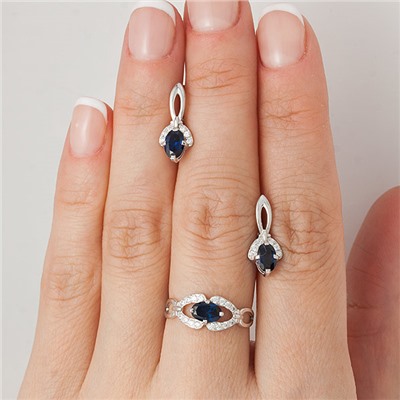 Серебряное кольцо с фианитом синего цвета 084