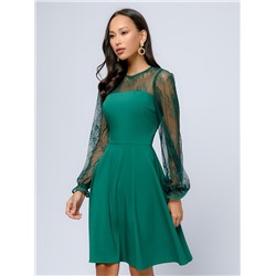 Платье светло-зеленое с кружевным верхом и пышными рукавами
