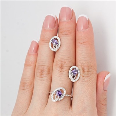 Серебряное кольцо с фианитом фиолетового цвета  034