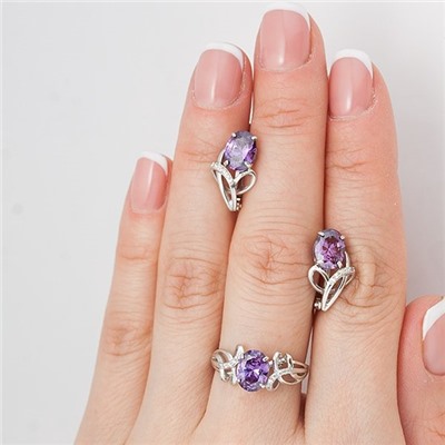 Серебряное кольцо с фианитом фиолетового цвета 288